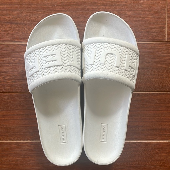 Hunter White Slide Sandals - Picture 1 of 3